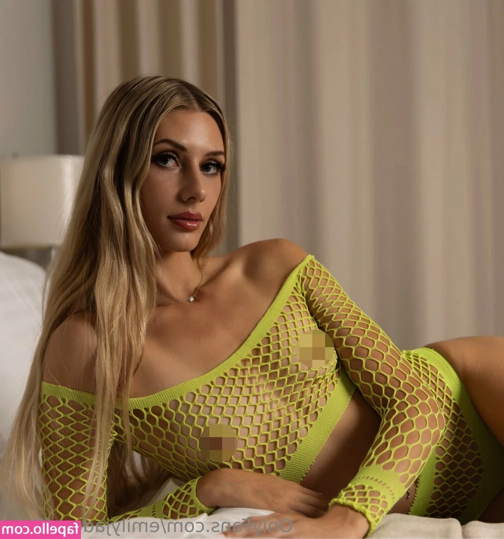 emilyjade_official [ emilyjade-official ] - Lounging in Monterrey