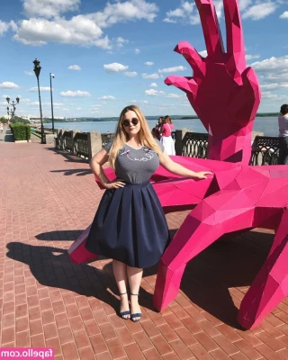 Holly Garner [ holly-garner ] - Every second feels like it s part of something bigger  making the