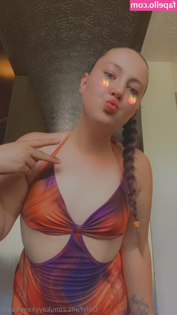 kayykayybabiii - Buzz Buzz 🐱🐱💦