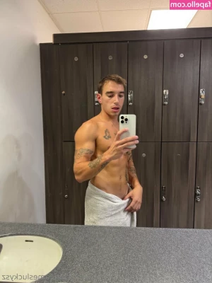 jamesluckysz [ jamesluckysz-5 ] - Please help me cummm