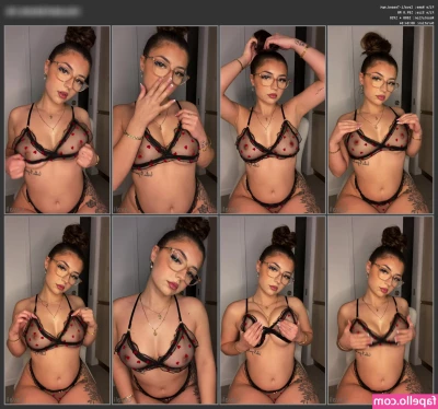 Lilith Cavaliere [ lilith-cavaliere-4 ] - Tip this post to show your little Hoe Hoe Hoe some holiday love