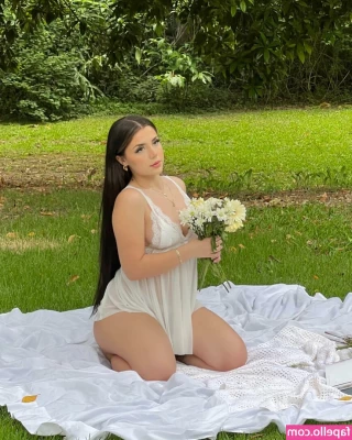 Lilith Cavaliere [ lilith-cavaliere-4 ] - who wants to play with me? watch me suck on your big 🍆 and then