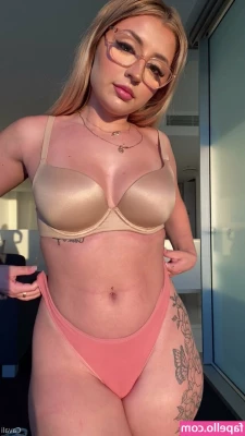 Lilith Cavaliere [ lilith-cavaliere-4 ] - Brainstorming my next Boy/Girl fuck tape!Help me decide what outfit