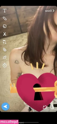 mackenziestith - Pls ignore my zit xd