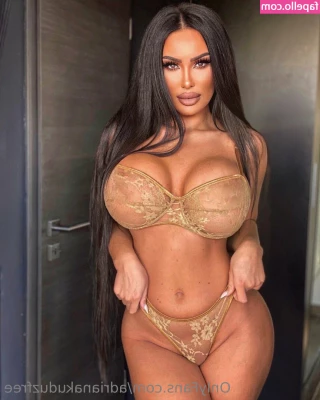 adrianakuduzfree - My sexy chocolate feet