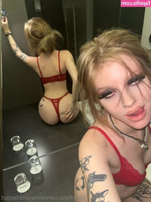 annagutallesgut [ annagutallesgut-2 ] - There is enough space for us 2 in my bath🥰