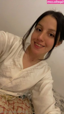 reinita99 - Did a casual photo shoot today in comfy clothes & slippers. Had