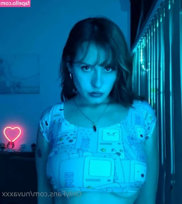 nuvaxxx - Dm me if you wanna spank me 🤭