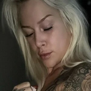 BustyBlonde