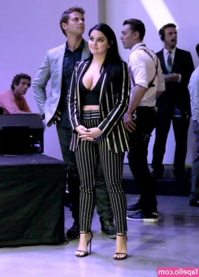 Ariel Winter [ ariel-winter ] - My lil kitty has been lonely