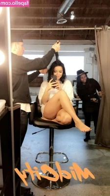 Ariel Winter [ ariel-winter ] - Διαθέσιμο το πρώτο μου Lesbian live stream 😈