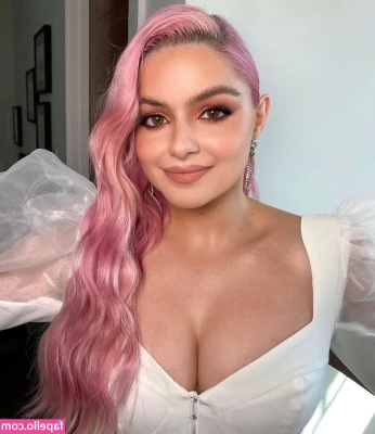 Ariel Winter [ ariel-winter ] - Welcome to my exclusive world   I m so excited to share this journey