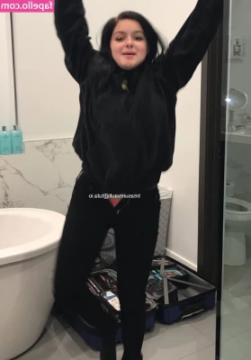 Ariel Winter [ ariel-winter ] - Touch myself to the thought of you