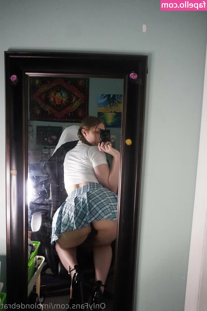 imblondebrat - Made you look