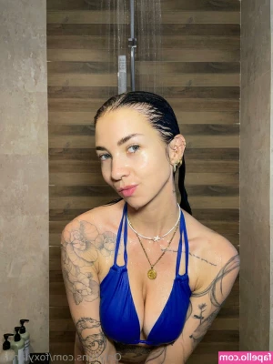 foxylanaa [ foxylanaa-3 ] - Let s get those subs in  feet  feetfinder  onlyfans  feetlover 