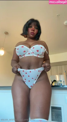 barbiie_nicole [ barbiie-nicole ] - I want to make you squeal while I put it all in you