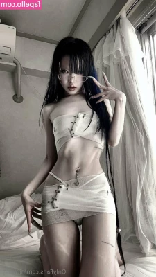 hirarilily - I m always popping out