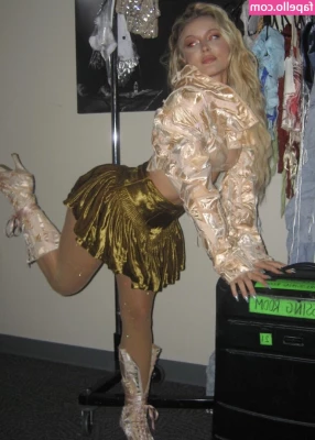 Zara Larsson [ zara-larsson ] - On the 19th day of Christmas... 😜 haha