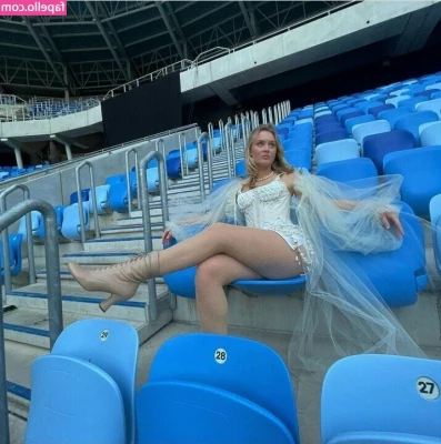 Zara Larsson [ zara-larsson ] - [PHOTO] hi :)