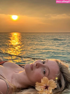 Zara Larsson [ zara-larsson ] - I am Horny... are you? 😏