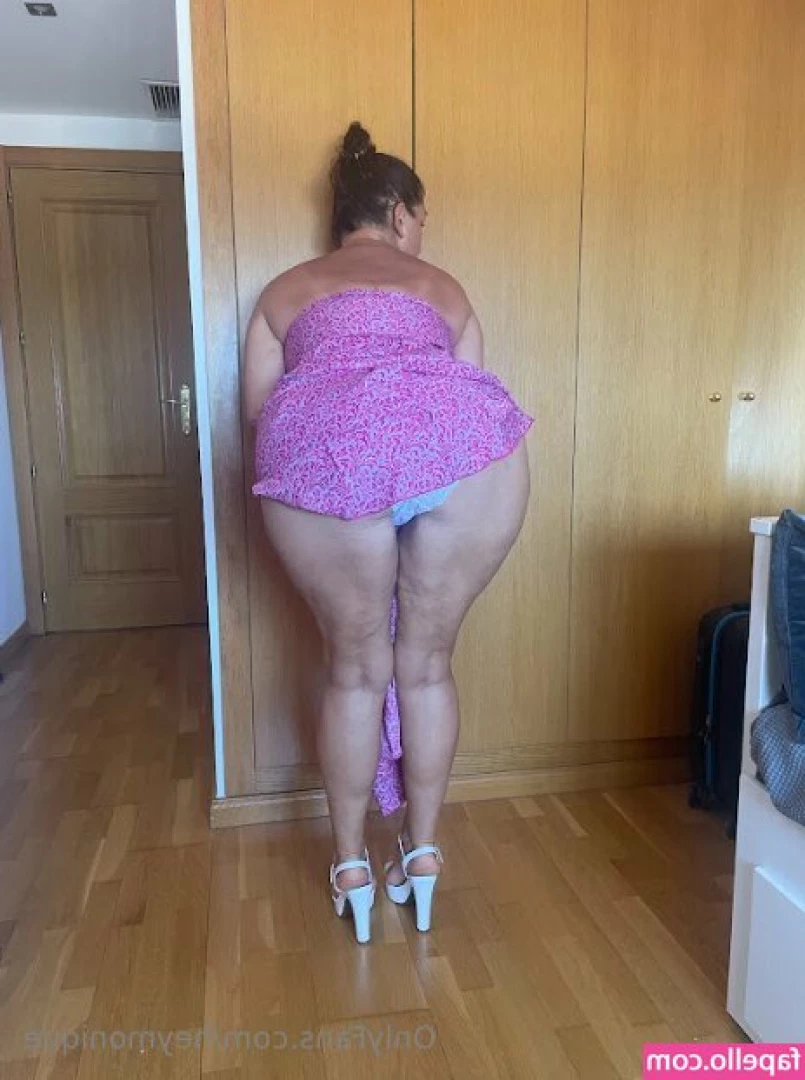 heymonique [ heymonique-10 ] - Getting a lil thick huh