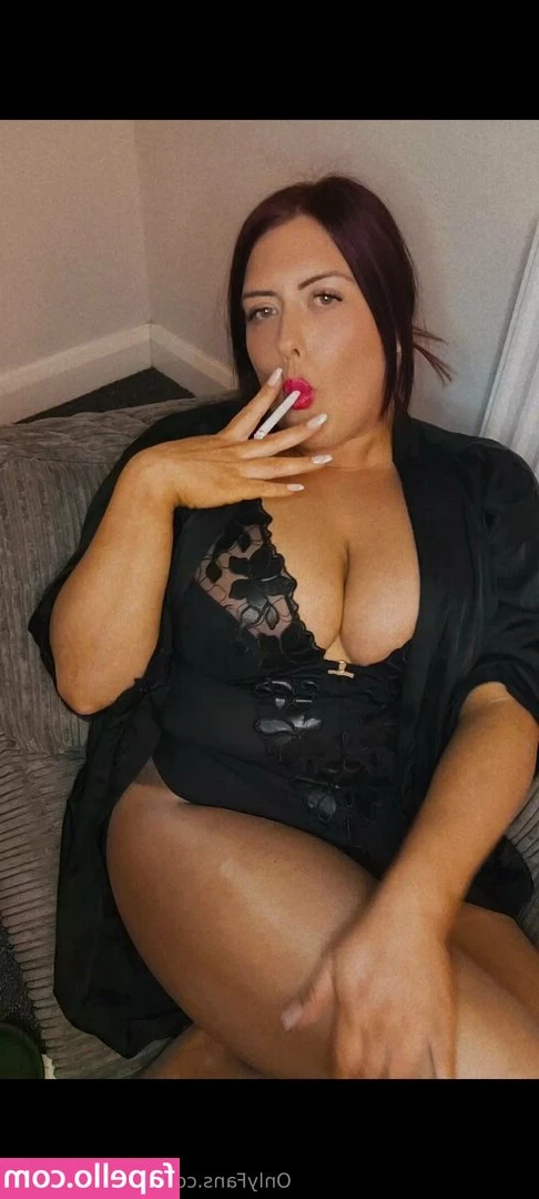 smokinscarlett - My sexy chocolate feet