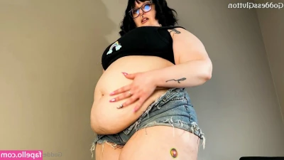 mommyglutton - Playing with holes so horny