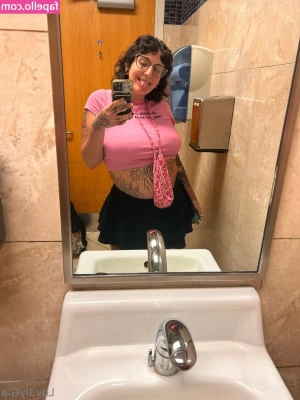 lovelygia - Happy HumpDay Would You Lick It Or Kiss It