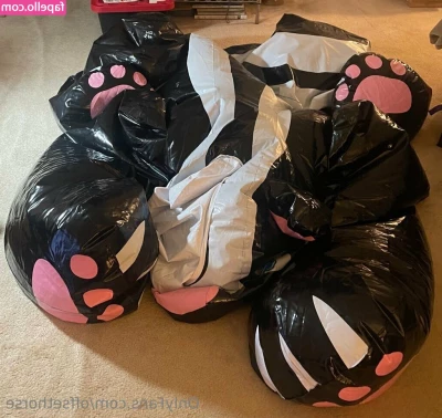 offsethorse - Do you think we can be quiet? 🤫😏