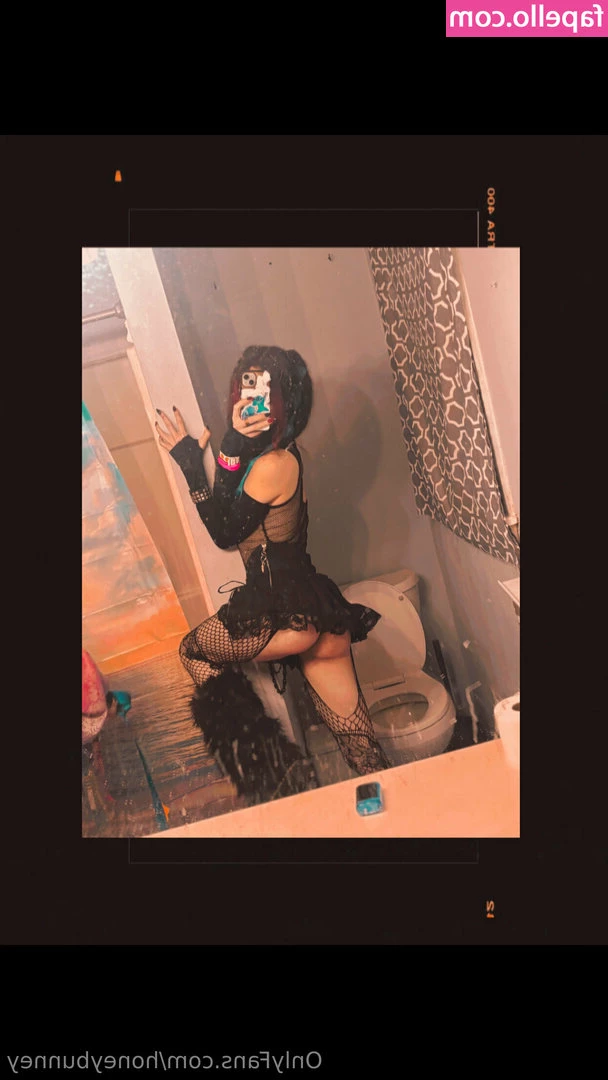 honeybunney - The moment he slips his finger into my tight pussy after oiling me up