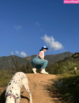 estellablu - Do I get up and work  Or do I spend the day right here  Daydreaming part 1