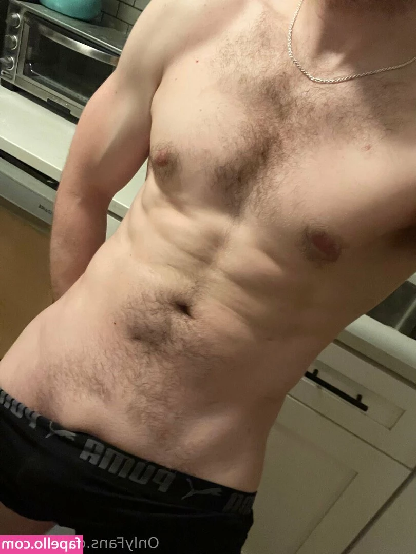 qevon - Don't go to bed yet, it's side boob o'clock.