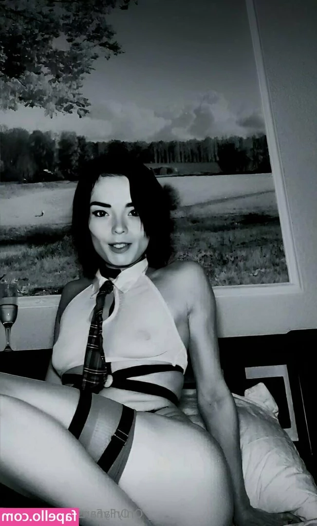kkittyshy - IT'S MY BIRTHDAY!!!!!!! Come spoil me and I'll spoil you back!