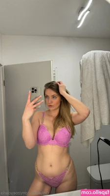zoeydaria - my lips are dry - I think they need a kiss 😚