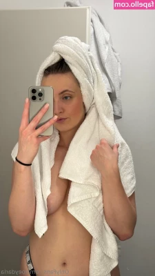 zoeydaria - I m really loving this cropped sweater  It s so warm and just short