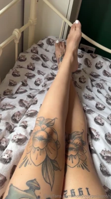 mollylollygollygosh - My two favorite things in the morning are coffee and a very good oral