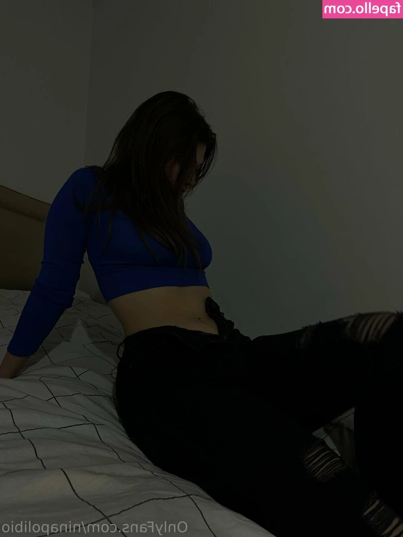 ninapolibio - silly thoughts 💭 am I on your mind?