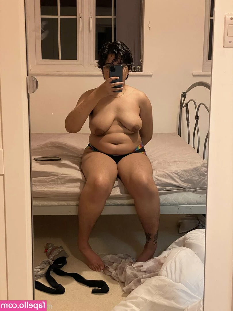 mayapetite - Bad Girls   ronnnaful  peachqueeen