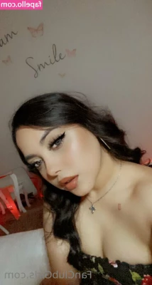 fanclubgirls - Some artsy shit cause I feel pretty and my bed is made for once