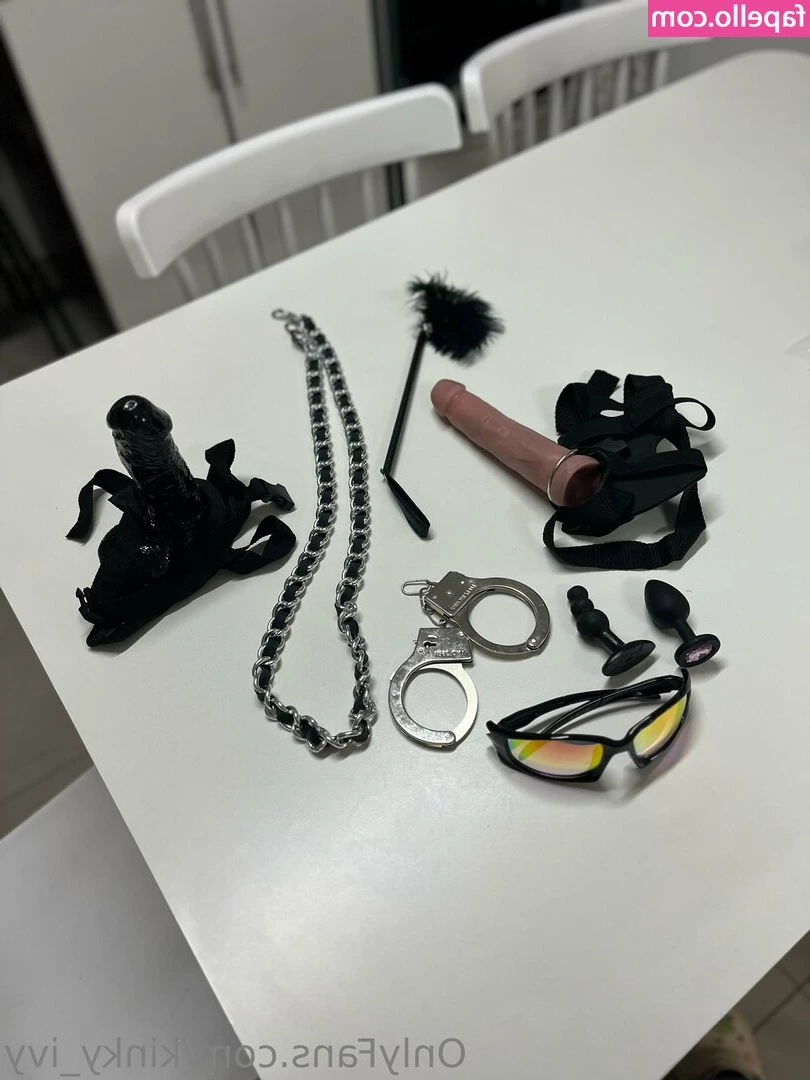 kinky_ivy [ kinky-ivy ] - entertain me now