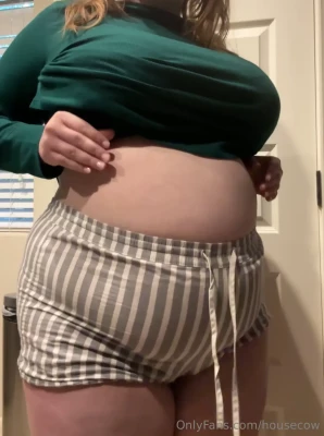 housecow - No me gusta bañarme sola  Me acompañas