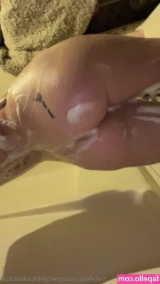 prettytrillbarbiebitch - be an obedient bee and lick all that honey  or i ll shove that