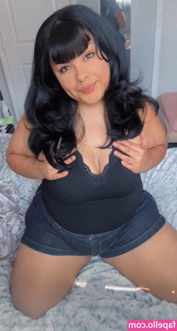 moonmilph - Do you guys like this black set    see me with it off in the DMs