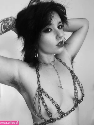 whitemilktoast - back it up and check out my butt. see more on my exclusive page: