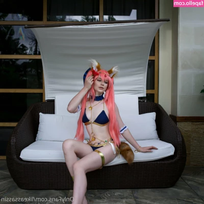 Likeassassin - Would it be hot if these two fingers were just inside my pussy