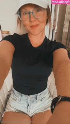Dailyserena - Petite  but have some nice thighs