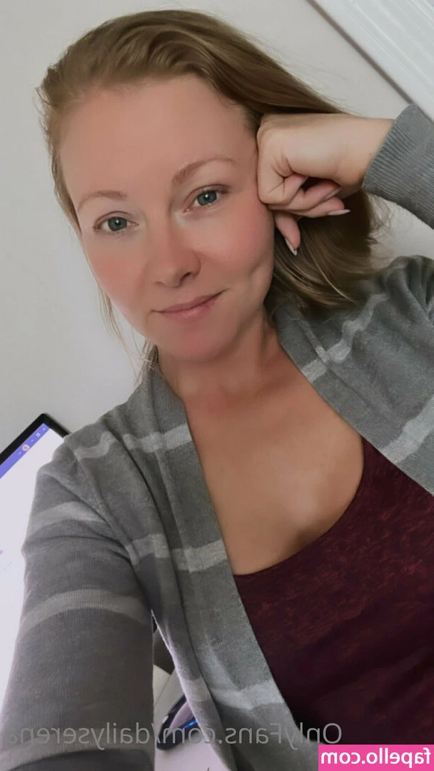 Dailyserena - Who wants to get on top? 😈