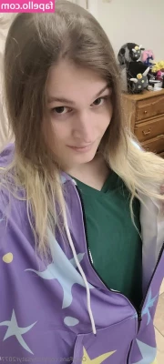 ladysatyr2077 - Feeling hot today