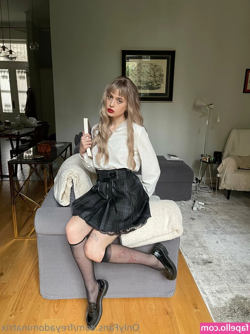 freyadominatrix - A little clue about my next video w @giulianacabrazia2 🥵