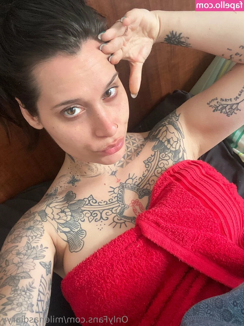 milenasdiaryy - MASTURBACIÓN REAL   Estaba muy caliente así que me grabé